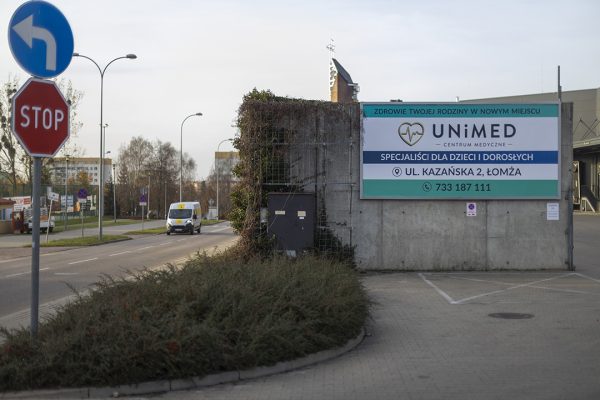 zewnętrzny billboard galerii veneda