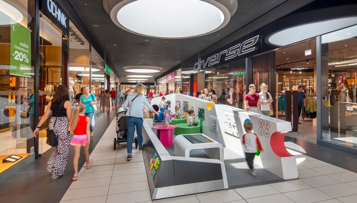 pasaż galerii veneda wraz ze strefą dla dzieci