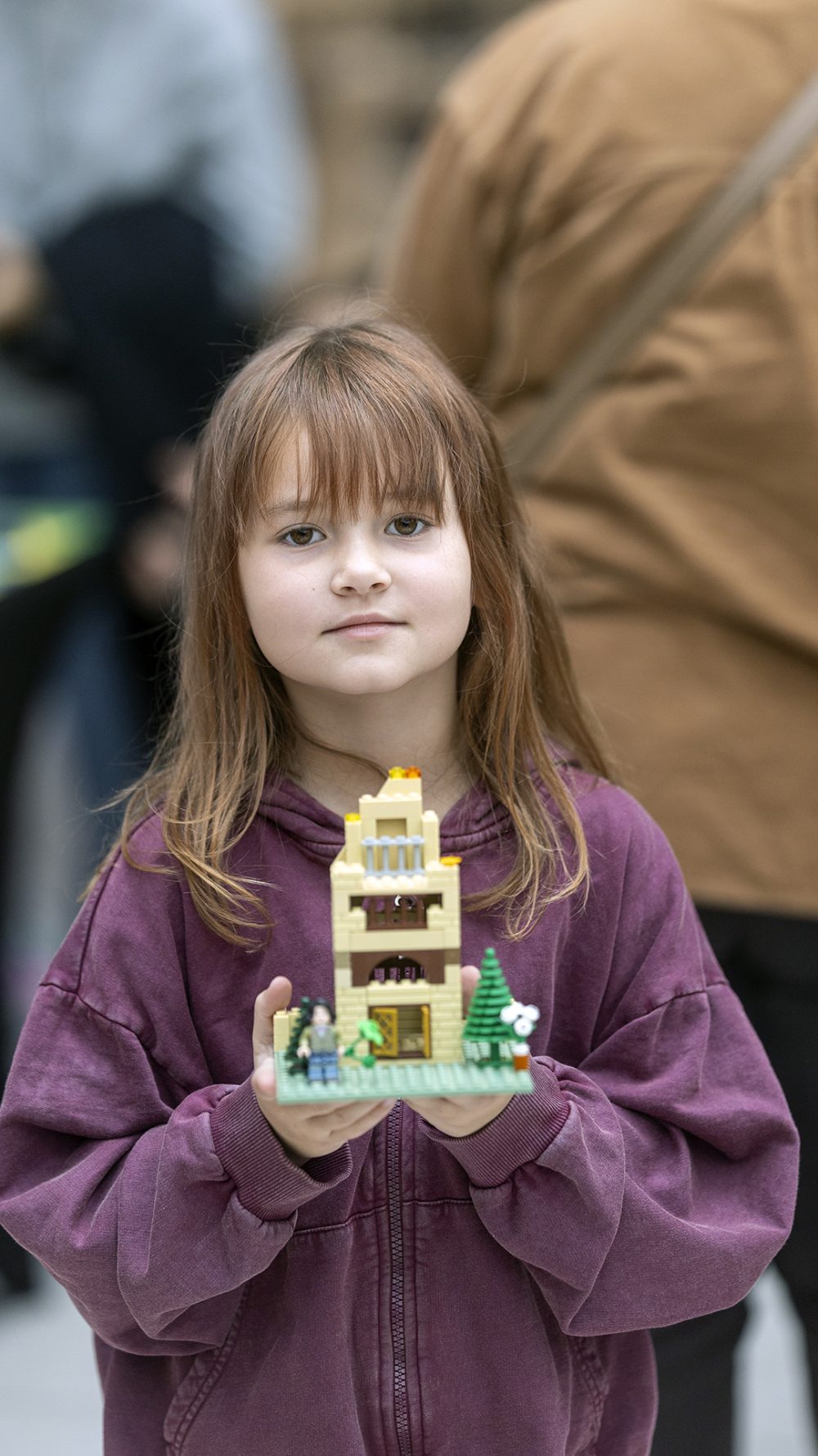 klocki Lego na stole podczas warsztatów LEGO w Galerii Veneda.